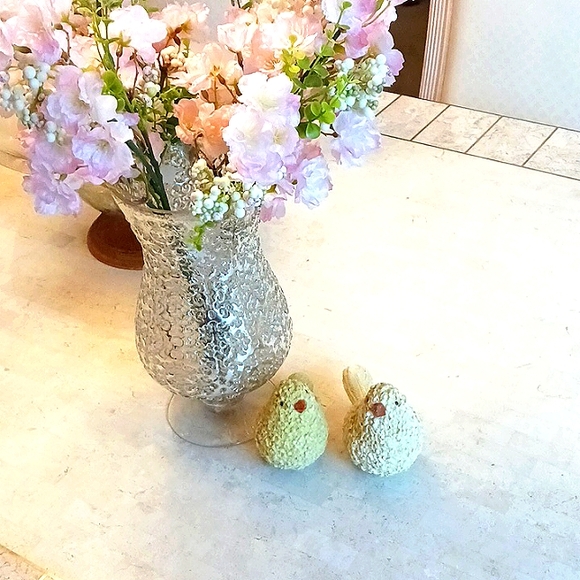 Bird figurines- resin set of 2 - floral design on birds - yellow. Valeri Parhill - Picture 13 of 15